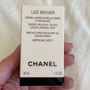 Les Beiges Sheer Healthy Glow moisturizing Tint